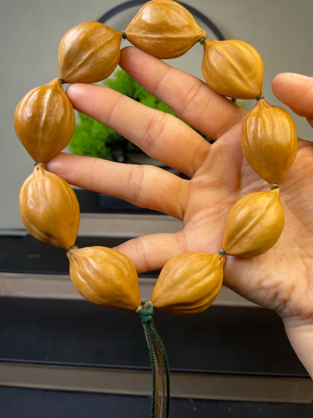 橄榄核雕2.4福利大手持