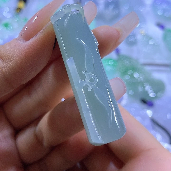 翡翠未镶嵌颈饰天然翡翠A货吊坠