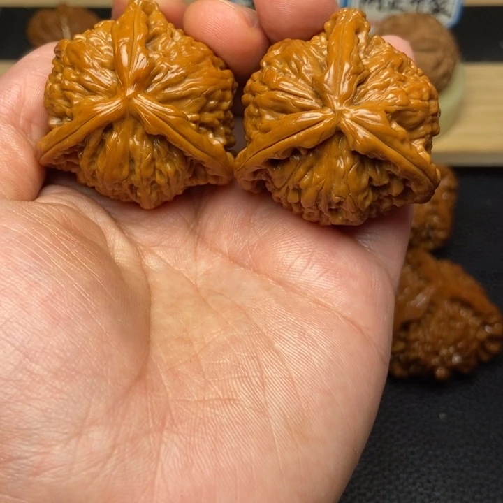 文玩核桃把件用****4工艺三棱