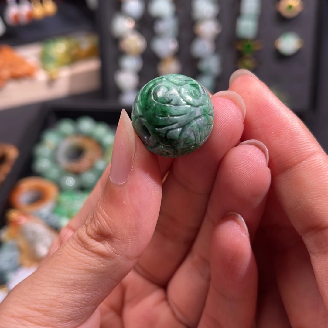 翡翠未镶嵌颈饰bvvvvvvvvvvvvvvbb