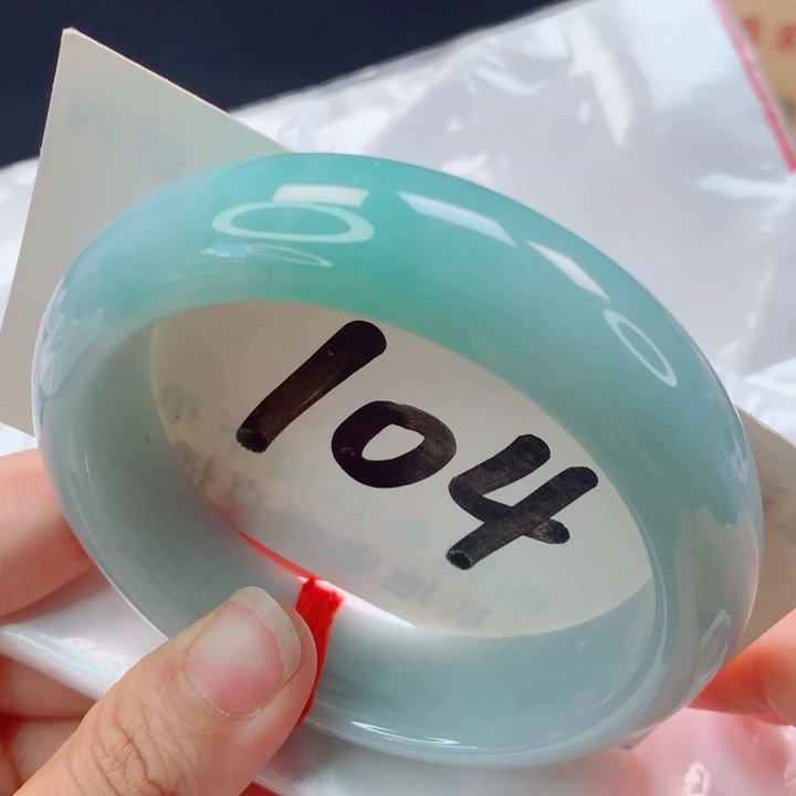 翡翠手镯未镶嵌大轮胎