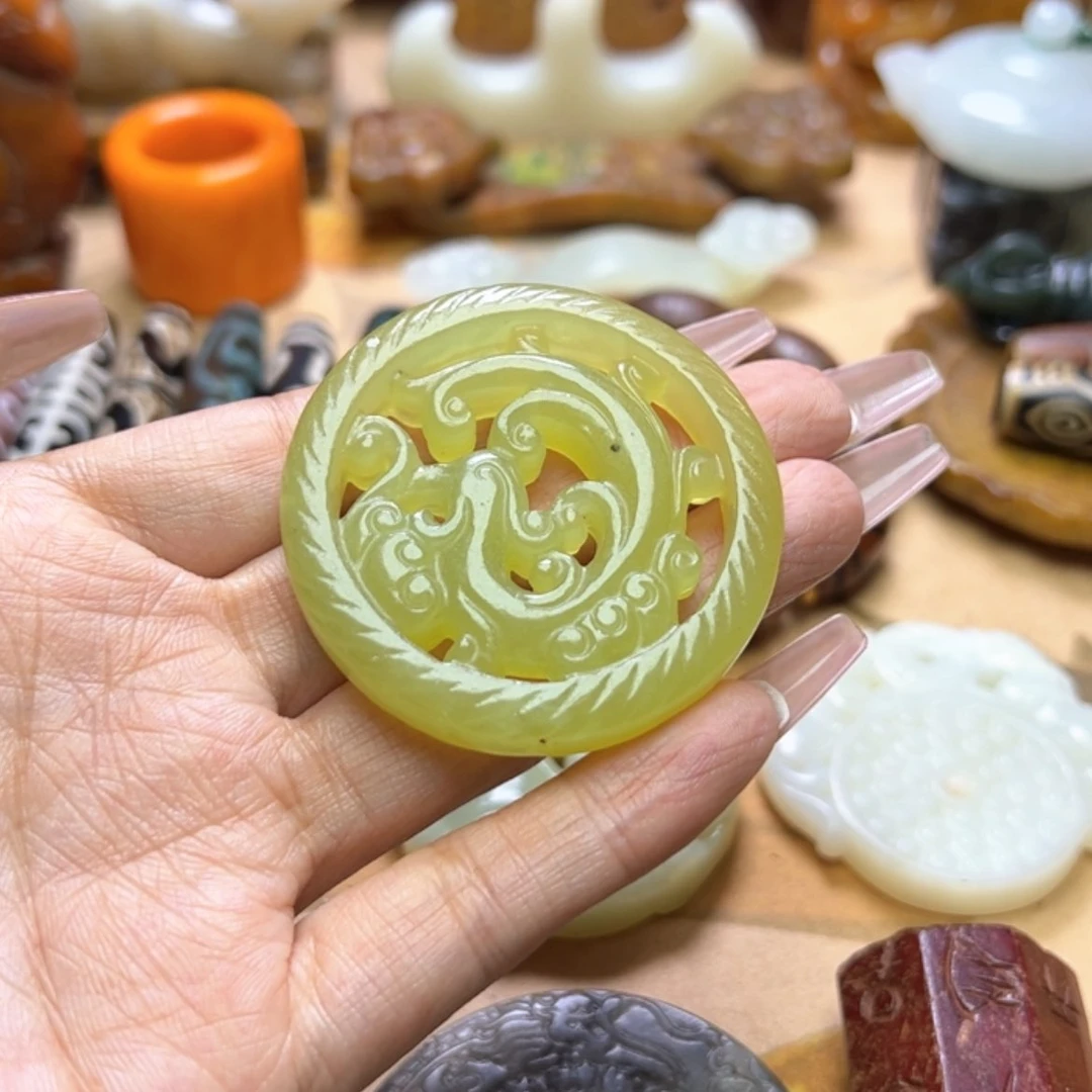【闪购商品】蛇纹石玉颈饰未镶嵌