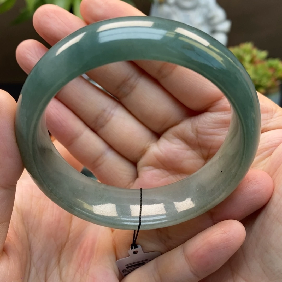 翡翠手镯未镶嵌天然
