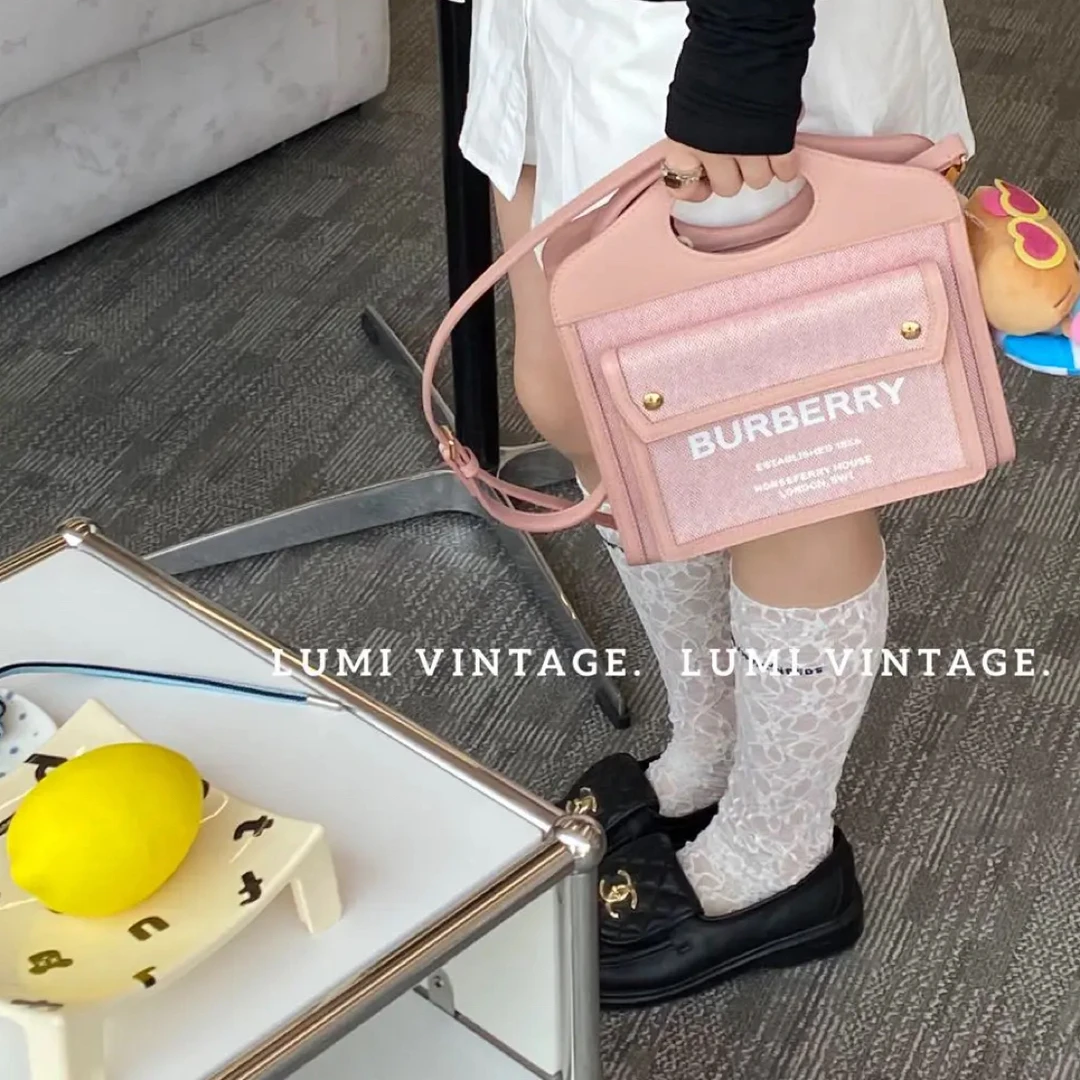 95新 BURBERRY/博柏利 粉色帆布pocket邮差单肩包60487522