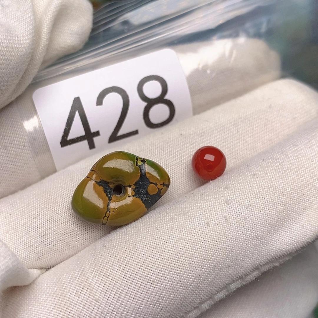 南红玛瑙未镶嵌珠宝奇石