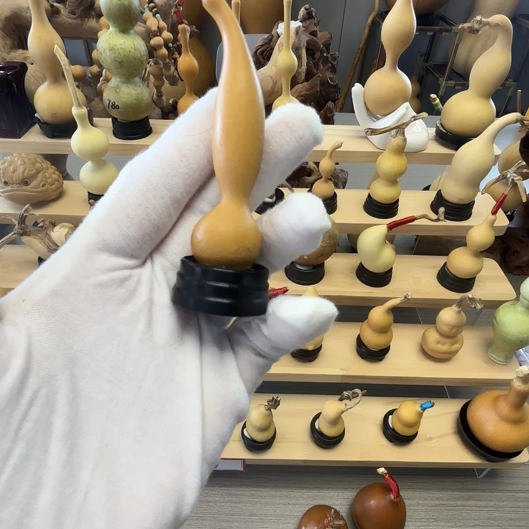 阳***赖精品高货手把柳叶瓶