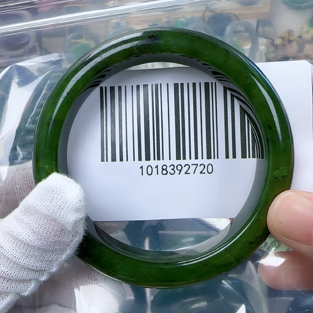 和田玉（碧玉）手镯未镶嵌包容6061