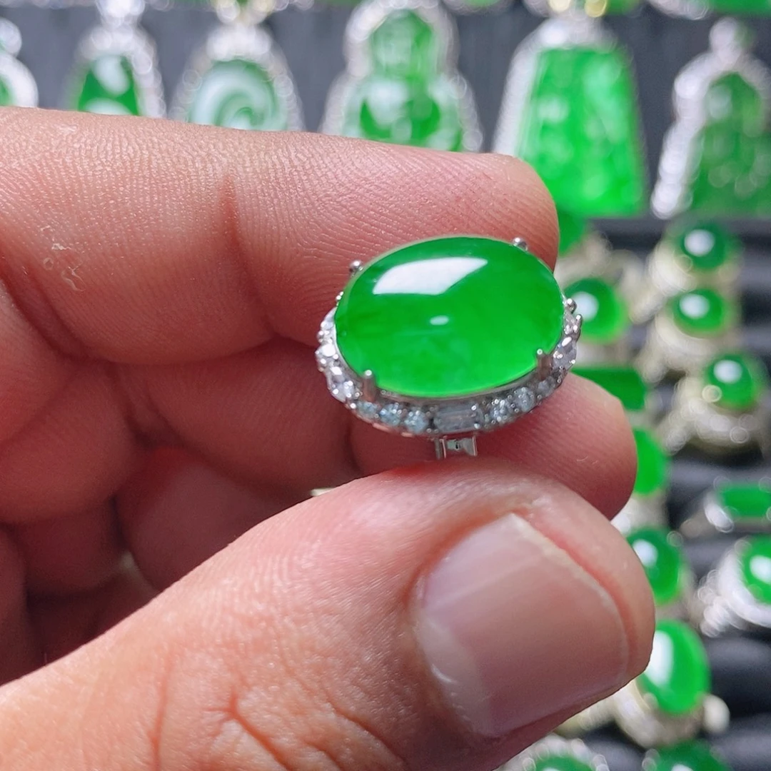 翡翠未镶嵌颈饰