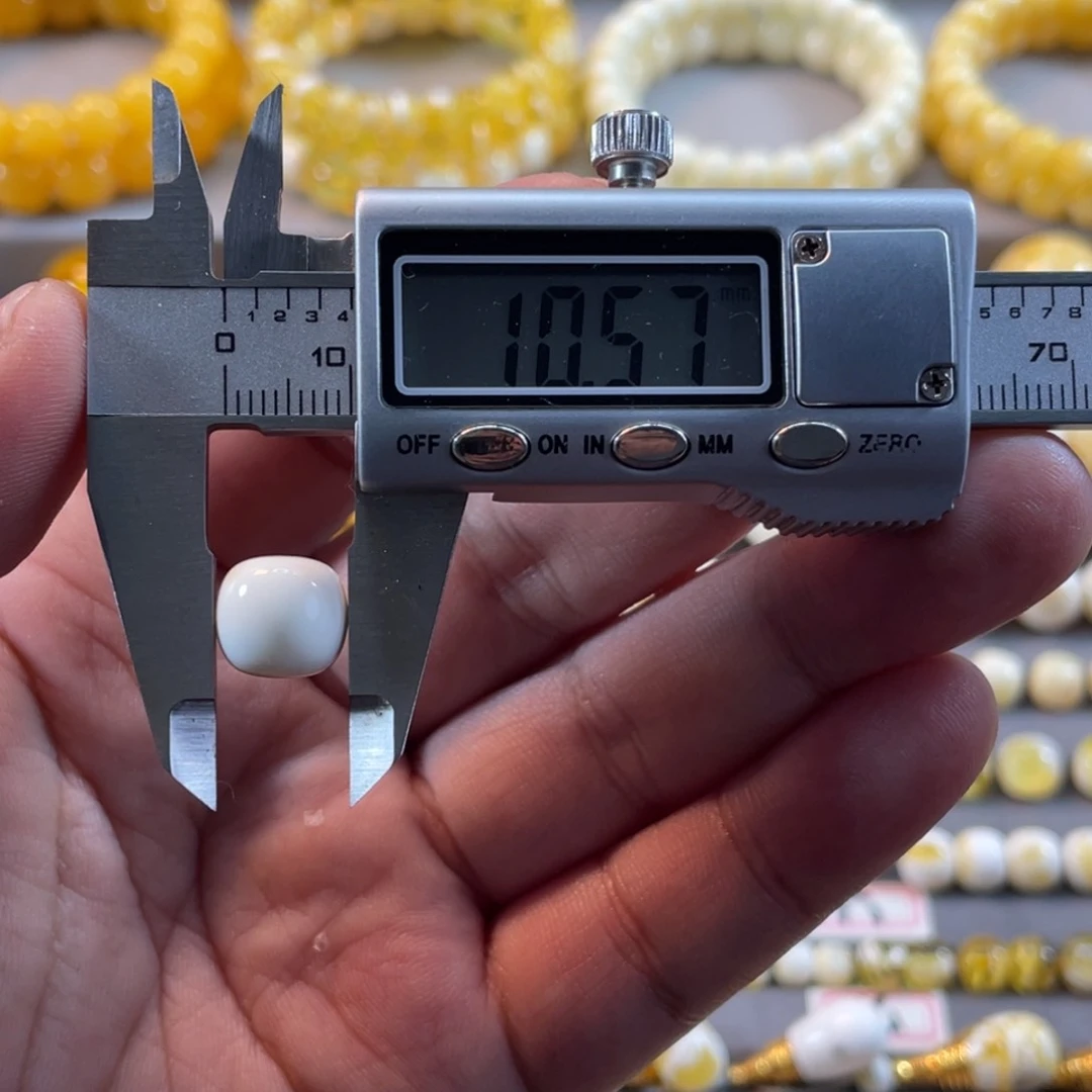 蜜蜡裸石未镶嵌…**^瓷白蜡老型