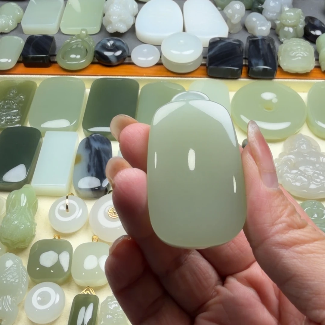 和田玉未镶嵌颈饰