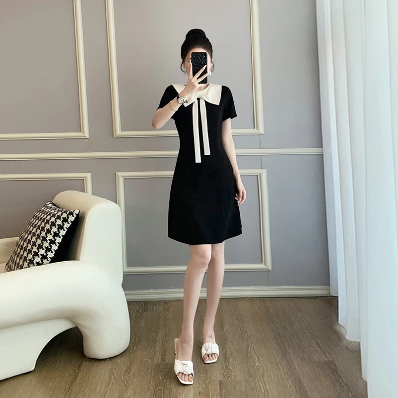 新款小黑裙法式夏季连衣裙裙子气质赫本风设计感撞色时尚短款修身