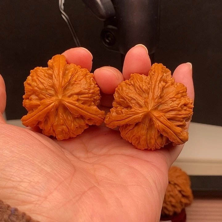 用***5吊坠文玩核桃白奔