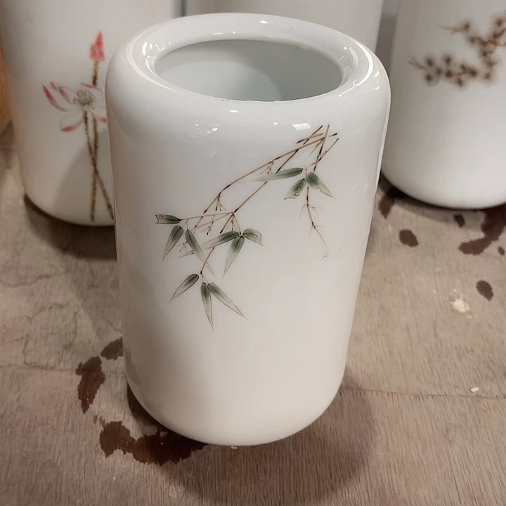 瓷片竹叶花瓶一个，微瑕包邮