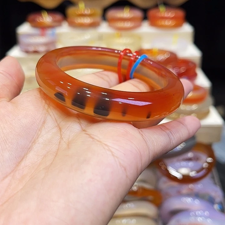 珑***珑玛瑙/玉髓手镯未镶嵌