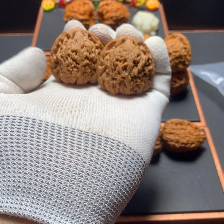 楚***歌文玩核桃吊坠南将石狮子头