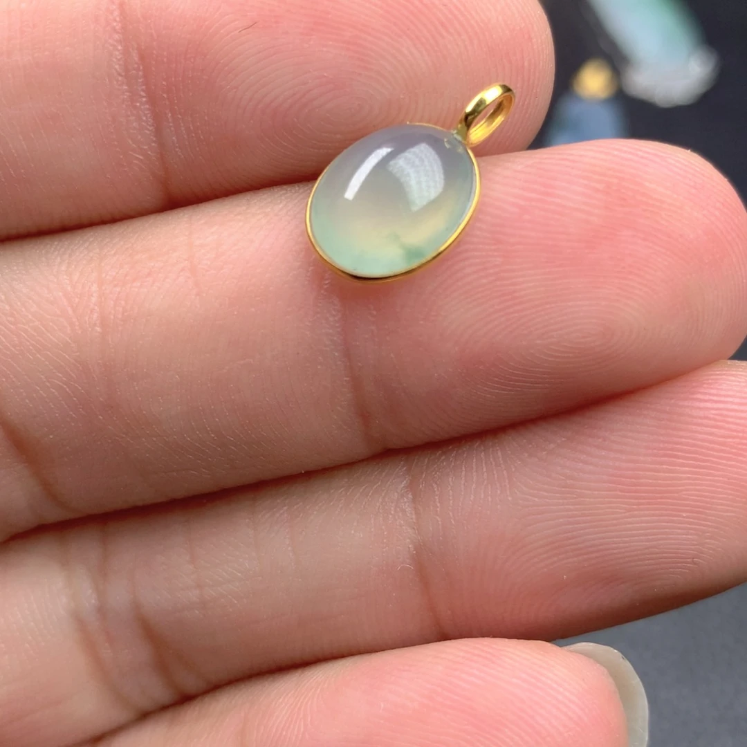 【闪购商品】颈饰18K金镶嵌翡翠翡翠