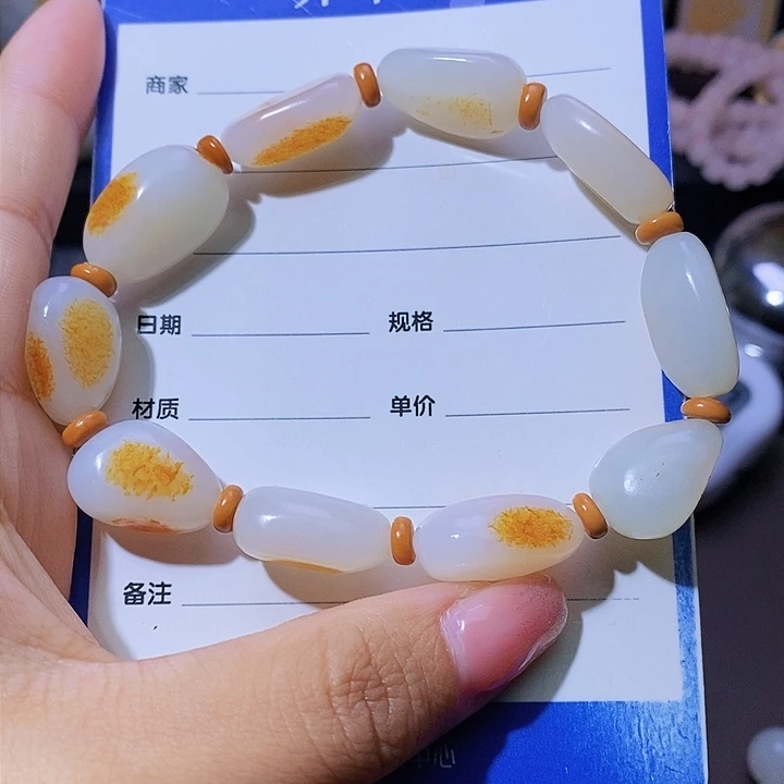 和田玉颈饰未镶嵌刘****）