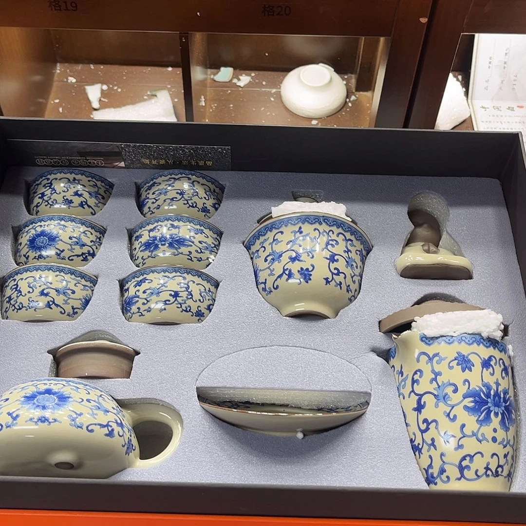 孤品茶具套装等。