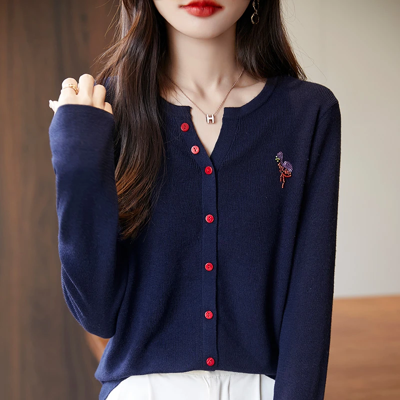 哥弟阿玛施正品新款V领法式彩扣针织开衫女外搭长洋气袖毛针织衫