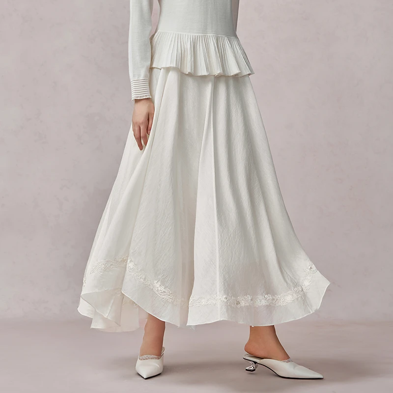 生活在左绣花半身裙优雅百搭不规则设计宽松2025秋季新款裙子女