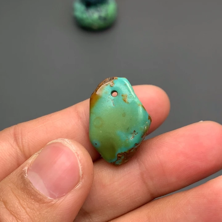 绿松石颈饰未镶嵌