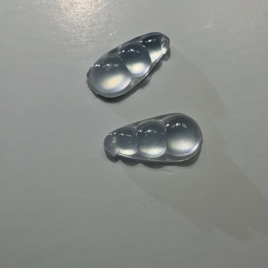 翡翠未镶嵌颈饰豆子