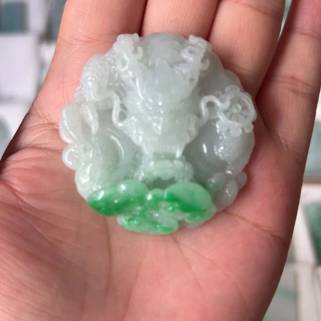 颈饰未镶嵌翡翠龙