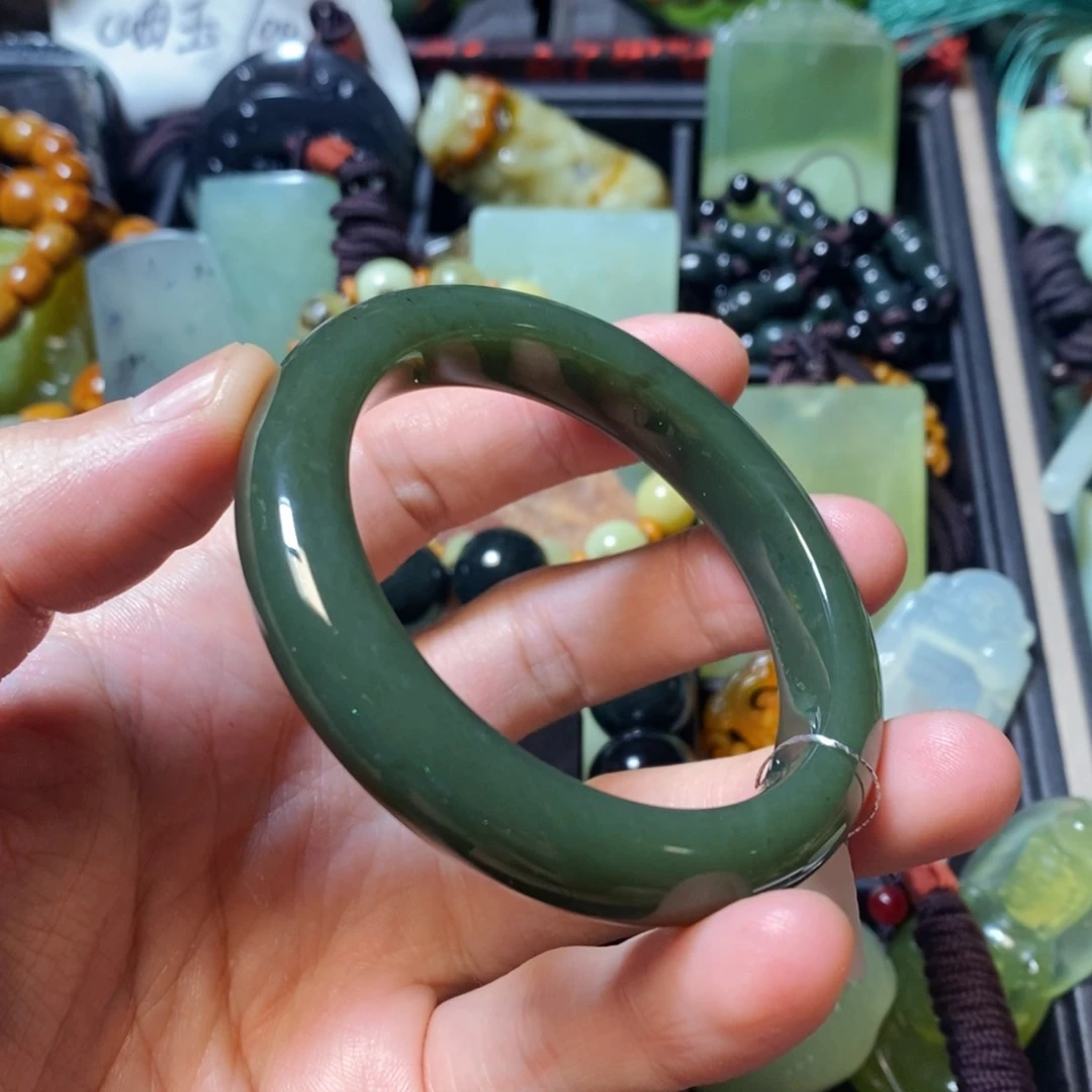 岫岩老玉（透闪石质玉）未镶嵌颈饰