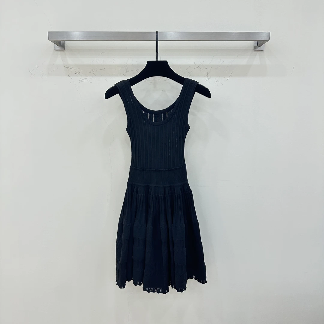 【西西高定】法式赫本风黑色竖条纹镂空气质蓬蓬吊带连衣裙