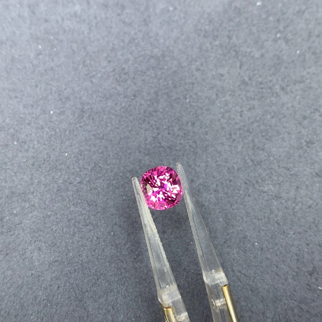 碧玺裸石未镶嵌2.51ct卢比莱