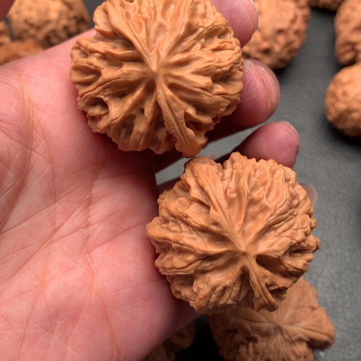 文玩核桃吊坠?*V狮子头