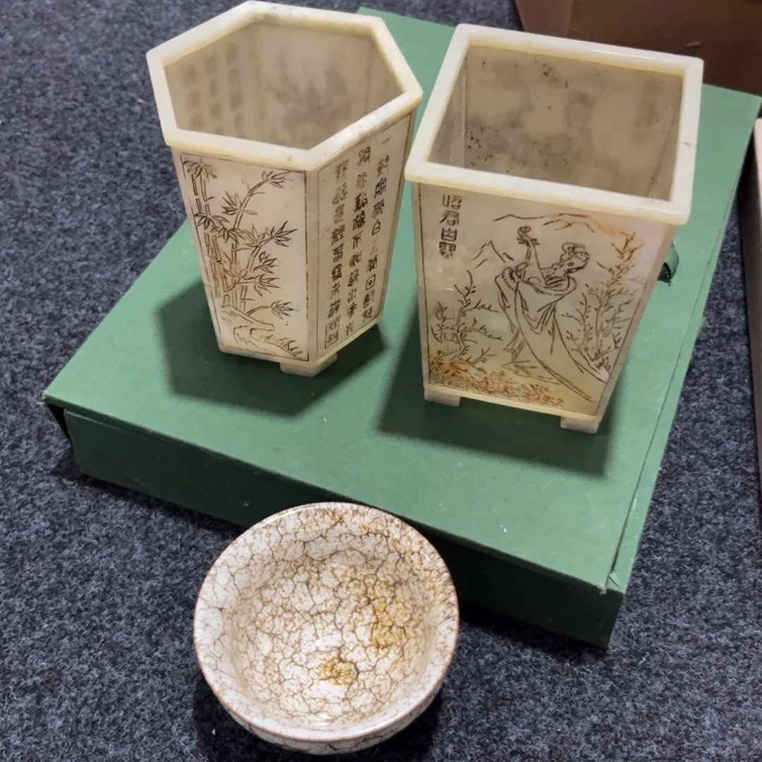 余***生精美手工制作瓷瓶