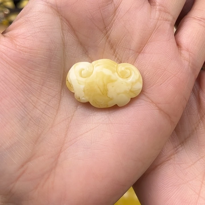 琥珀未镶嵌颈饰琥珀，