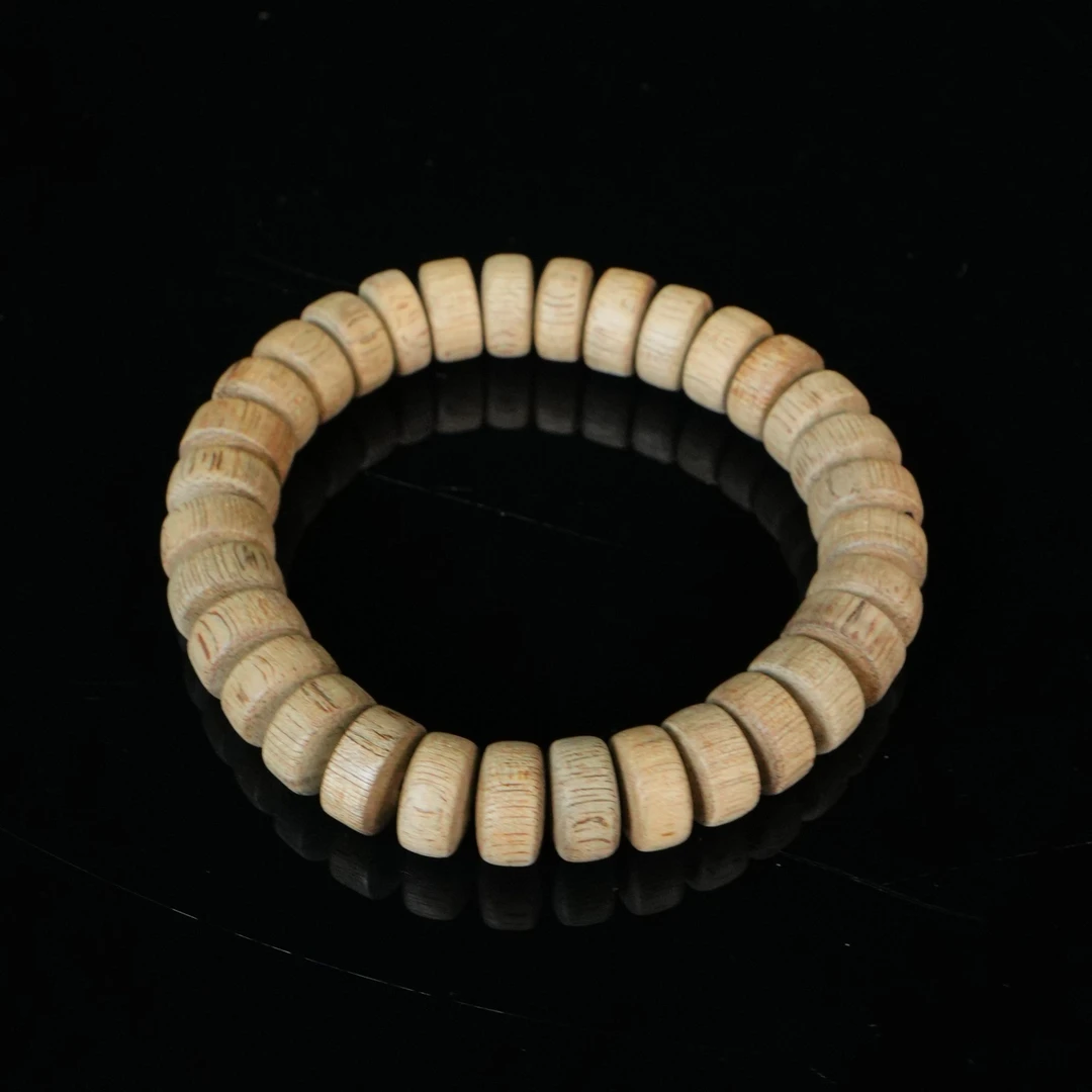 5828 文莱沉香高山老料平安扣手串 凉味 1.1x0.6cm   7.42g