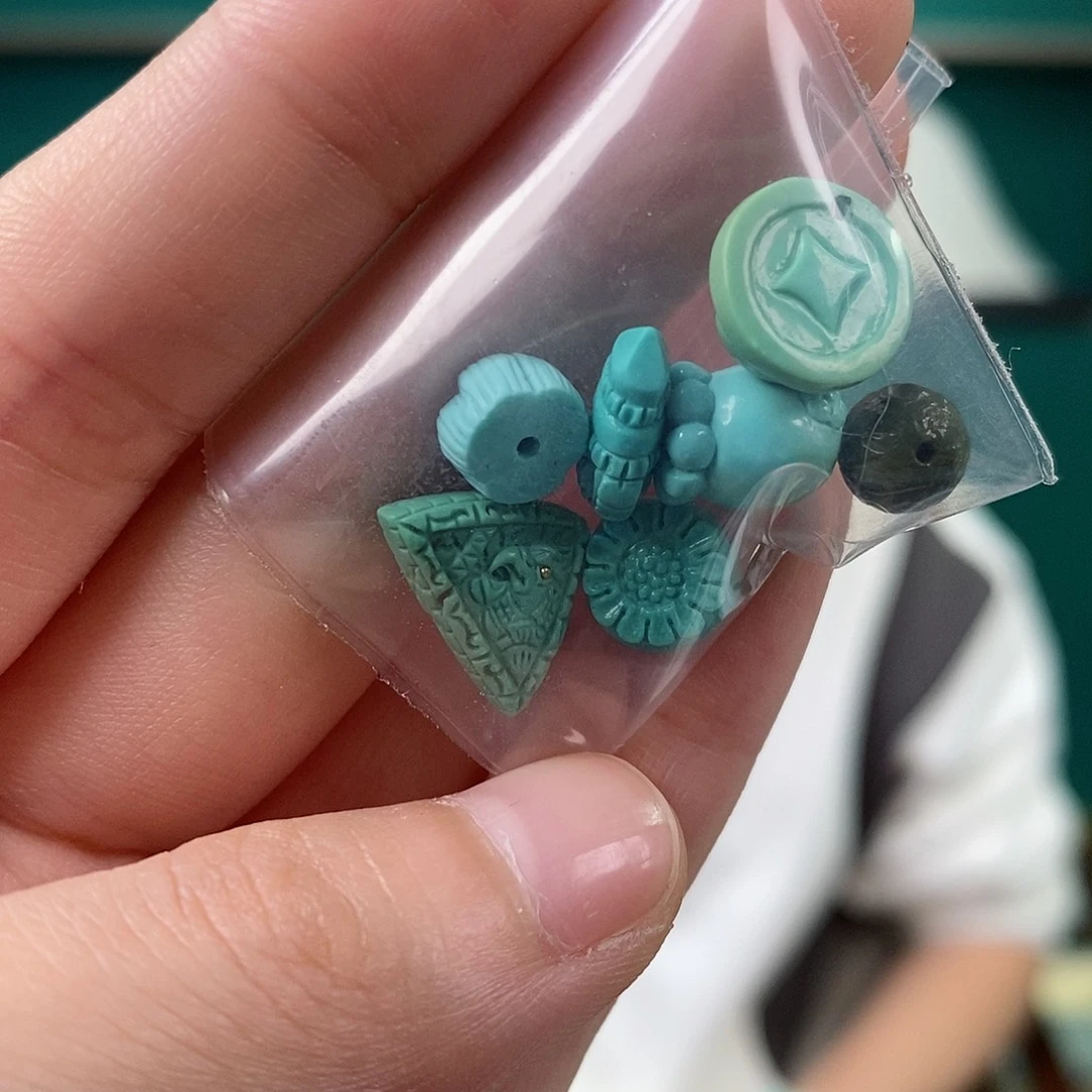 绿松石未镶嵌珠宝奇石