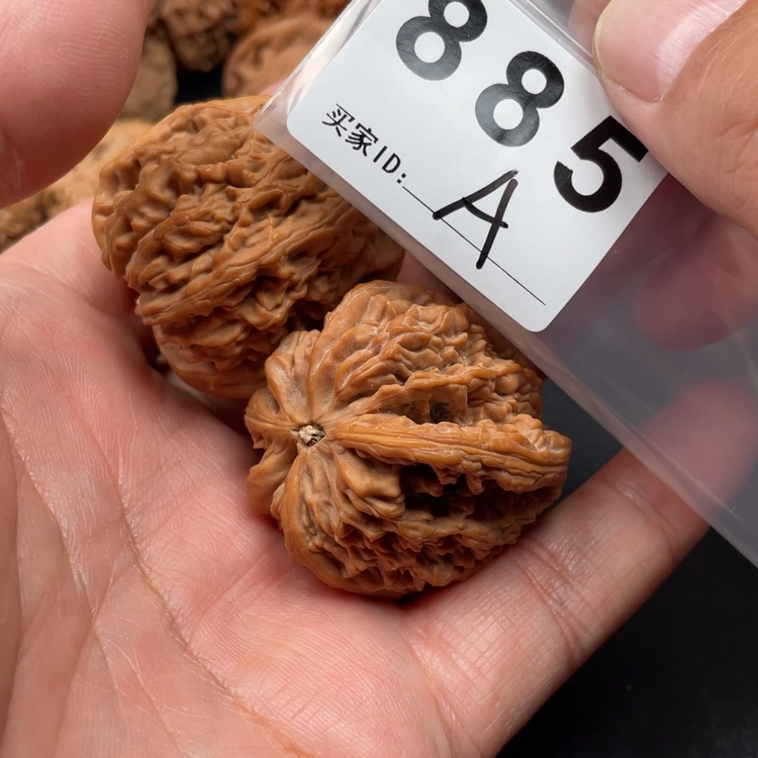 文玩核桃吊坠大*虎头