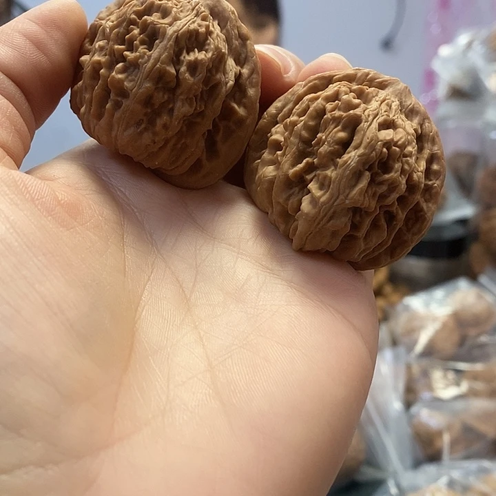 文玩核桃把件42四座楼红皮