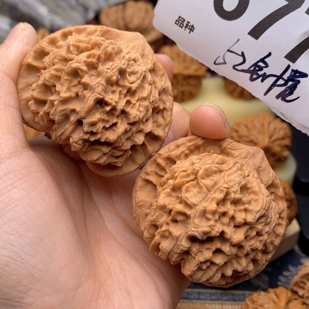 文玩核桃把件677号52全帽