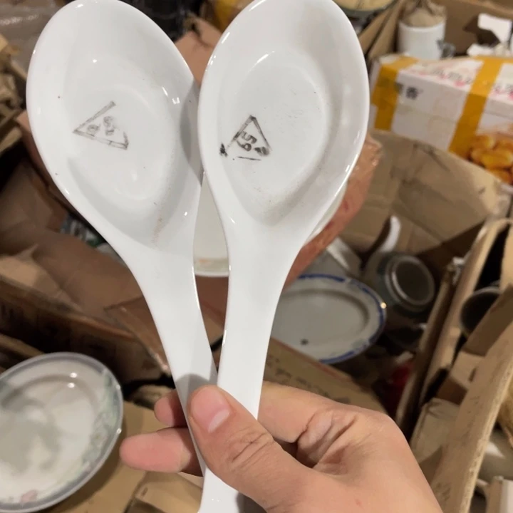 摆件陶瓷盘子碗砂锅都有