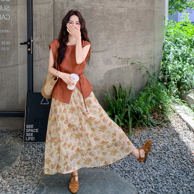度假风气质氛围感套装裙女2025夏季新款开叉小衫印花半身裙两件套