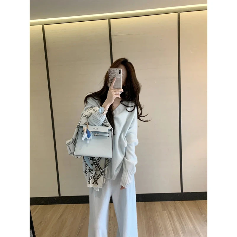 早秋季新款修身显瘦网红穿搭薄款长袖上衣休闲简约阔腿长裤套装女