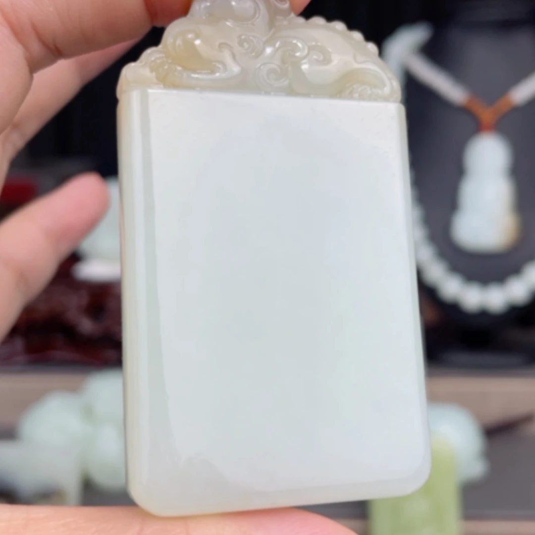 【闪购商品】颈饰未镶嵌和田玉
