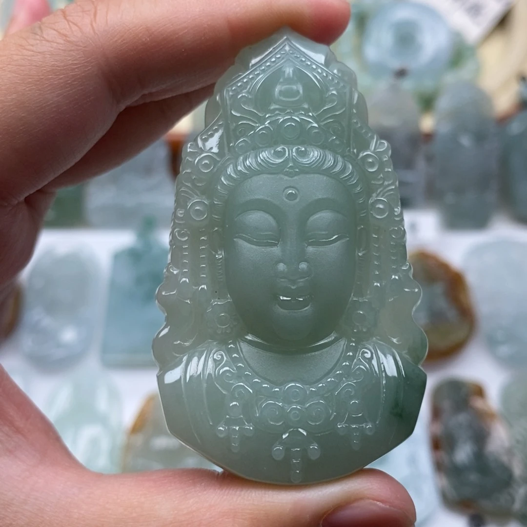 翡翠未镶嵌颈饰观音首