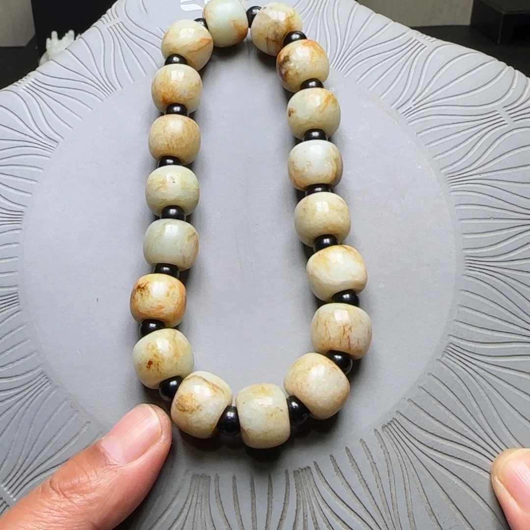 和田玉挂件未镶嵌绿**山