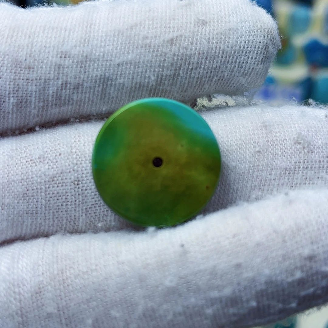 绿松石颈饰未镶嵌