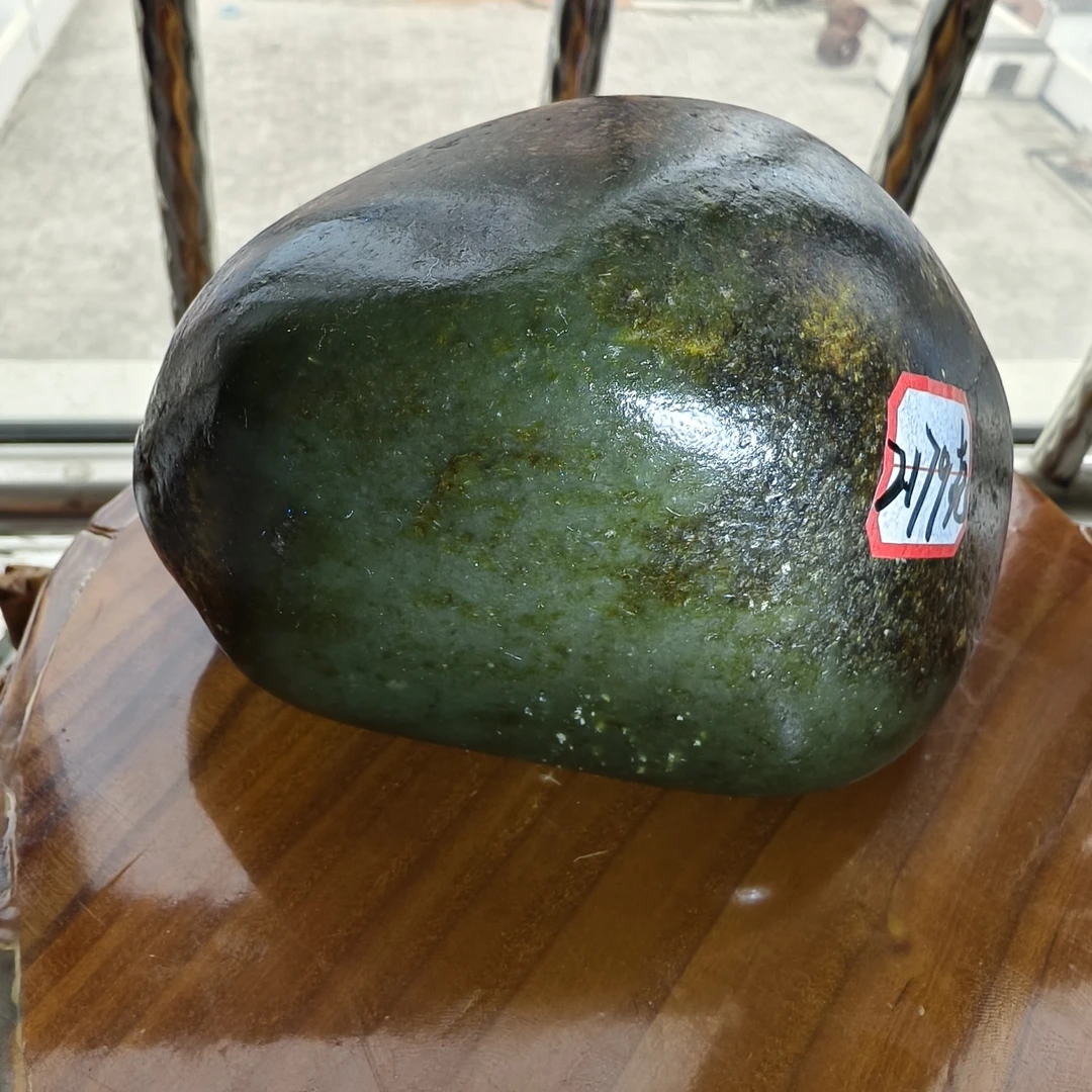 黑皮籽高品质玉石,新疆和田玉籽料原石客厅摆件,可加工,2179克