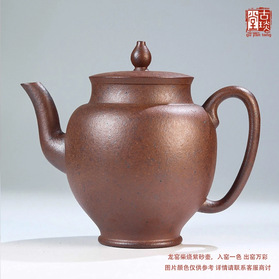器型：宫灯 作者：孙一 材质：底槽青 全手工 240ml