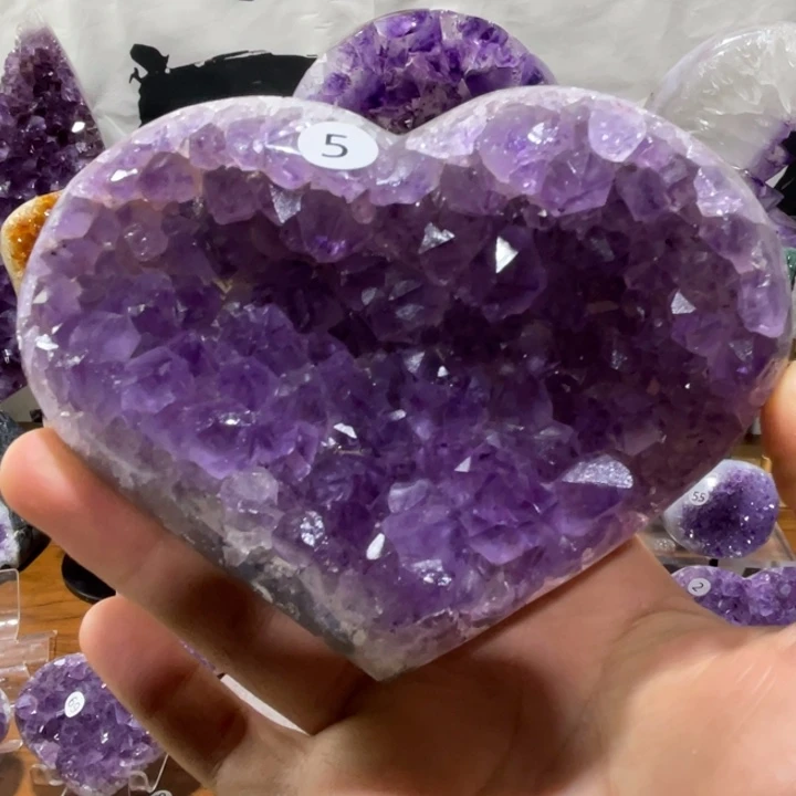 紫晶未镶嵌大型摆件（非配饰）