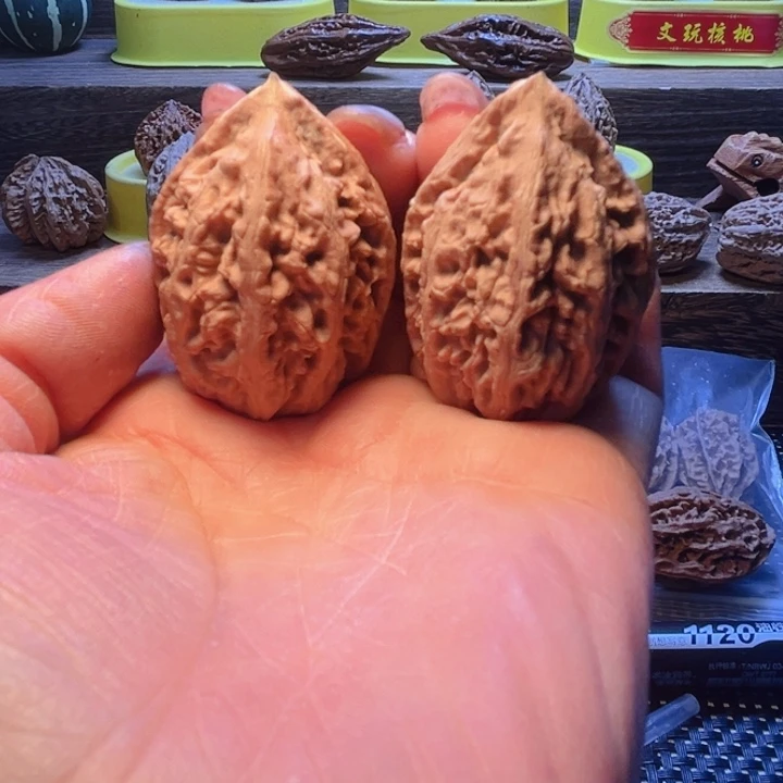 哐***斯把件文玩核桃3号车