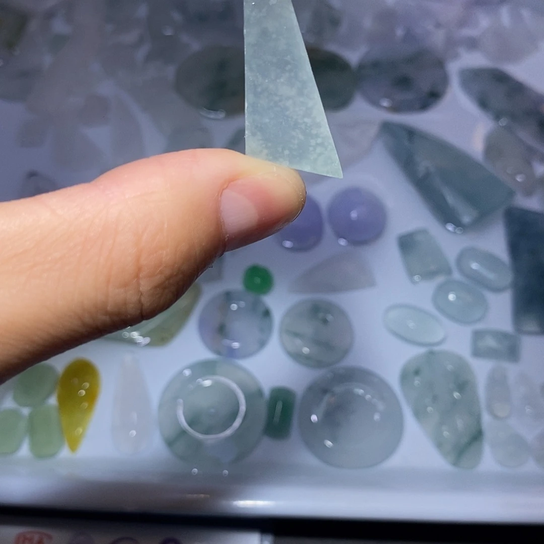 小***丶翡翠未镶嵌颈饰75444